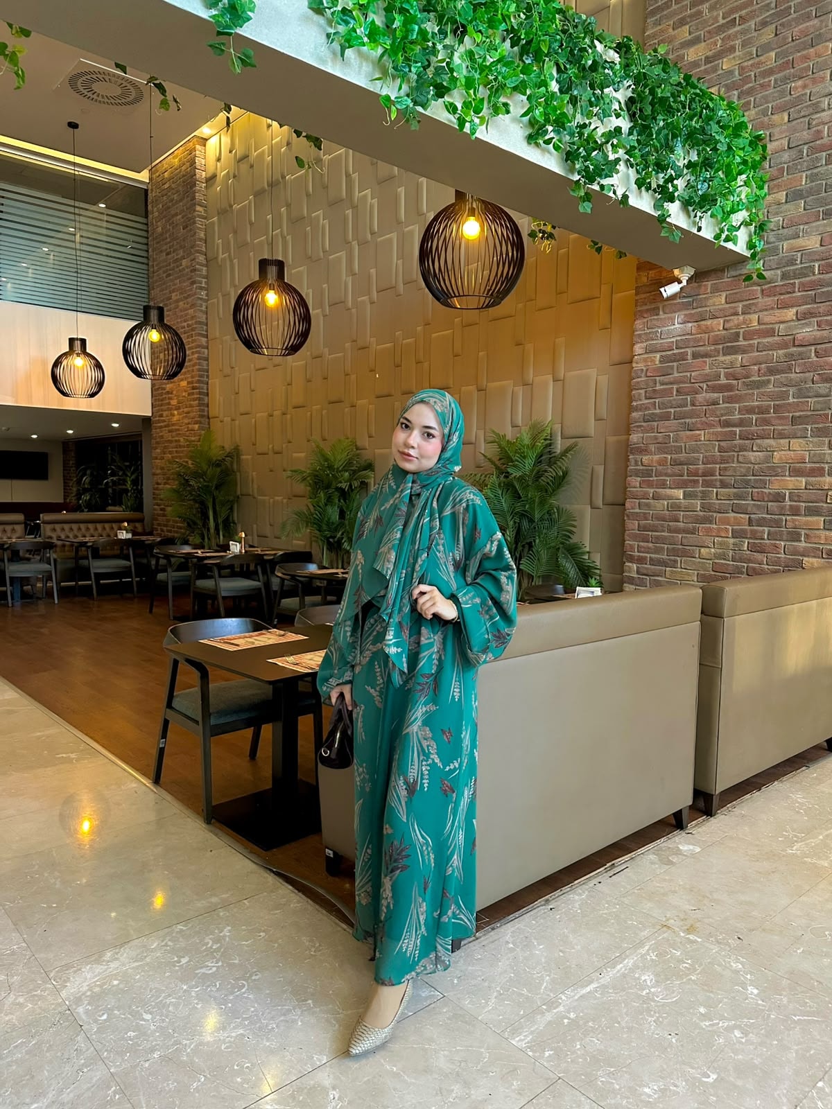 Yeşil Şallı Abaya